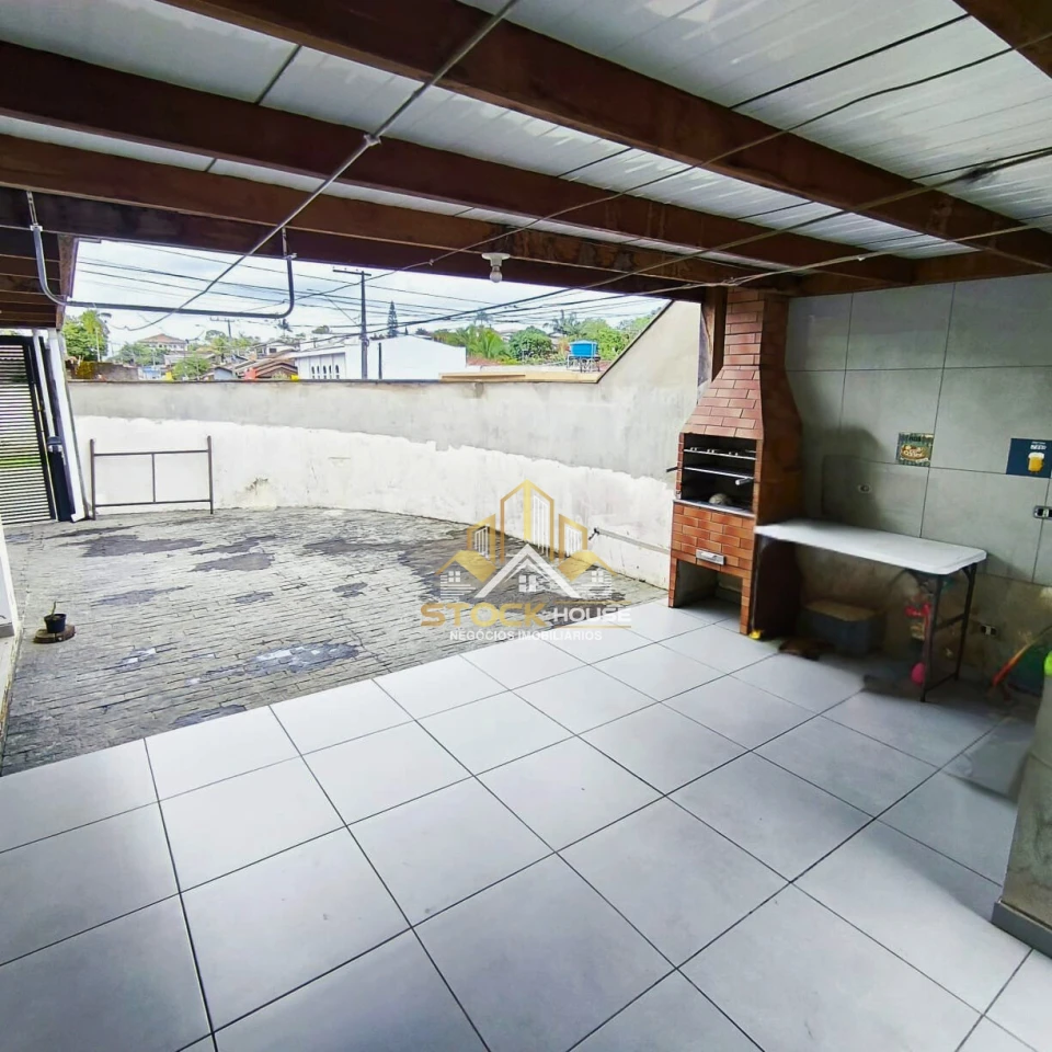 SOBRADO GEMINADO SEMI MOBILIADO, SUÍTE + 2 QUARTOS, A VENDA EM JOINVILLE