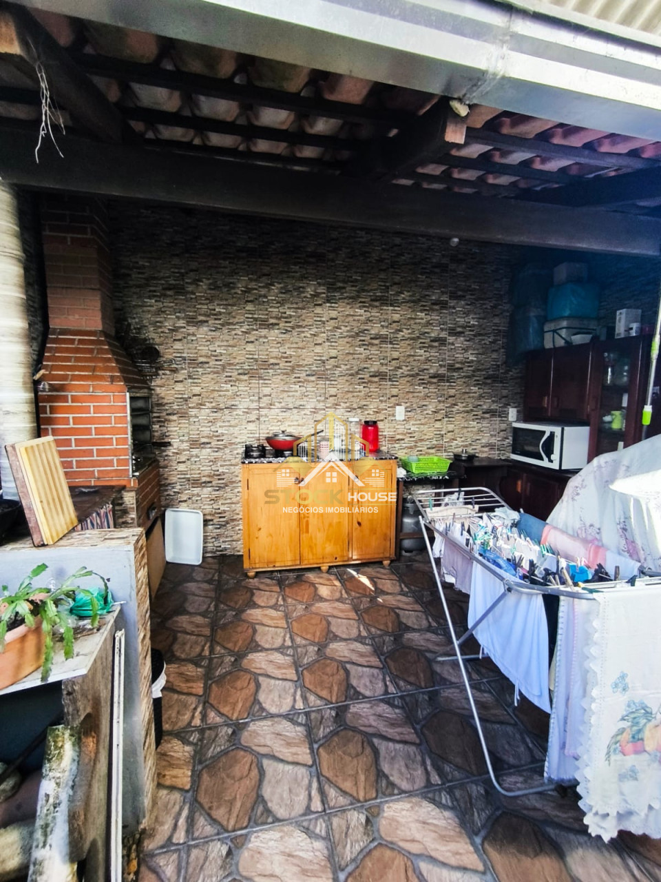 Imagens do imóveis OPORTUNIDADE CASA GEMINADA PLANTA BAIXA SEMI MOBILIADO BAIRRO ESPINHEIRO