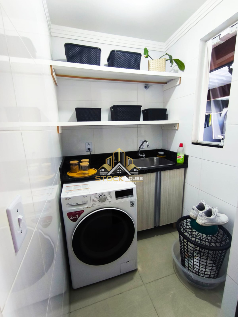 Imagens do imóveis SOBRADO GEMINADO SEMI MOBILIADO 3 QUARTOS BAIRRO AVENTUREIRO
