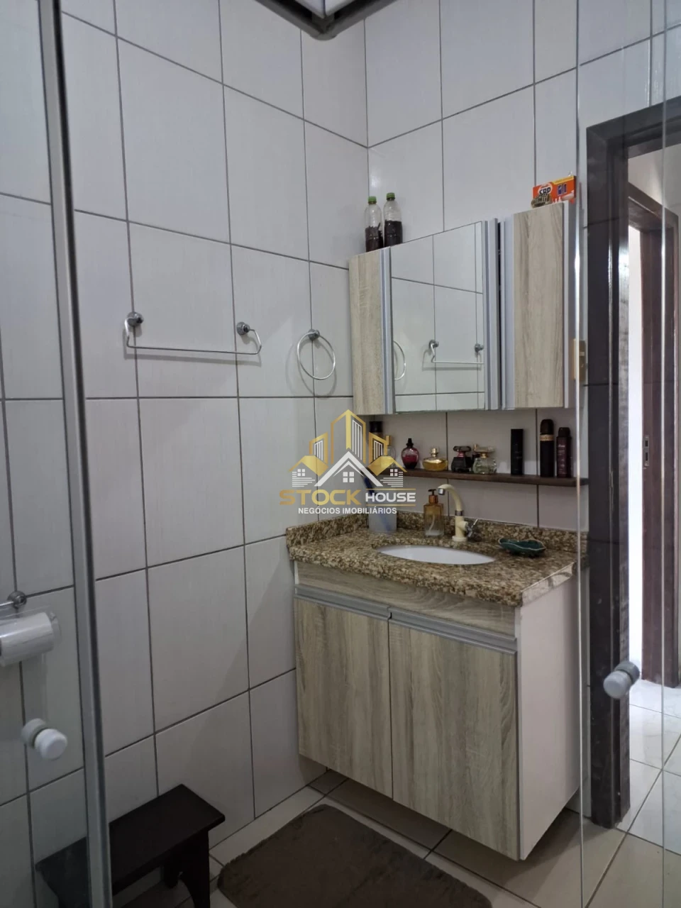 Imagens do imóveis CASA ESCRITURADA COM PISCINA