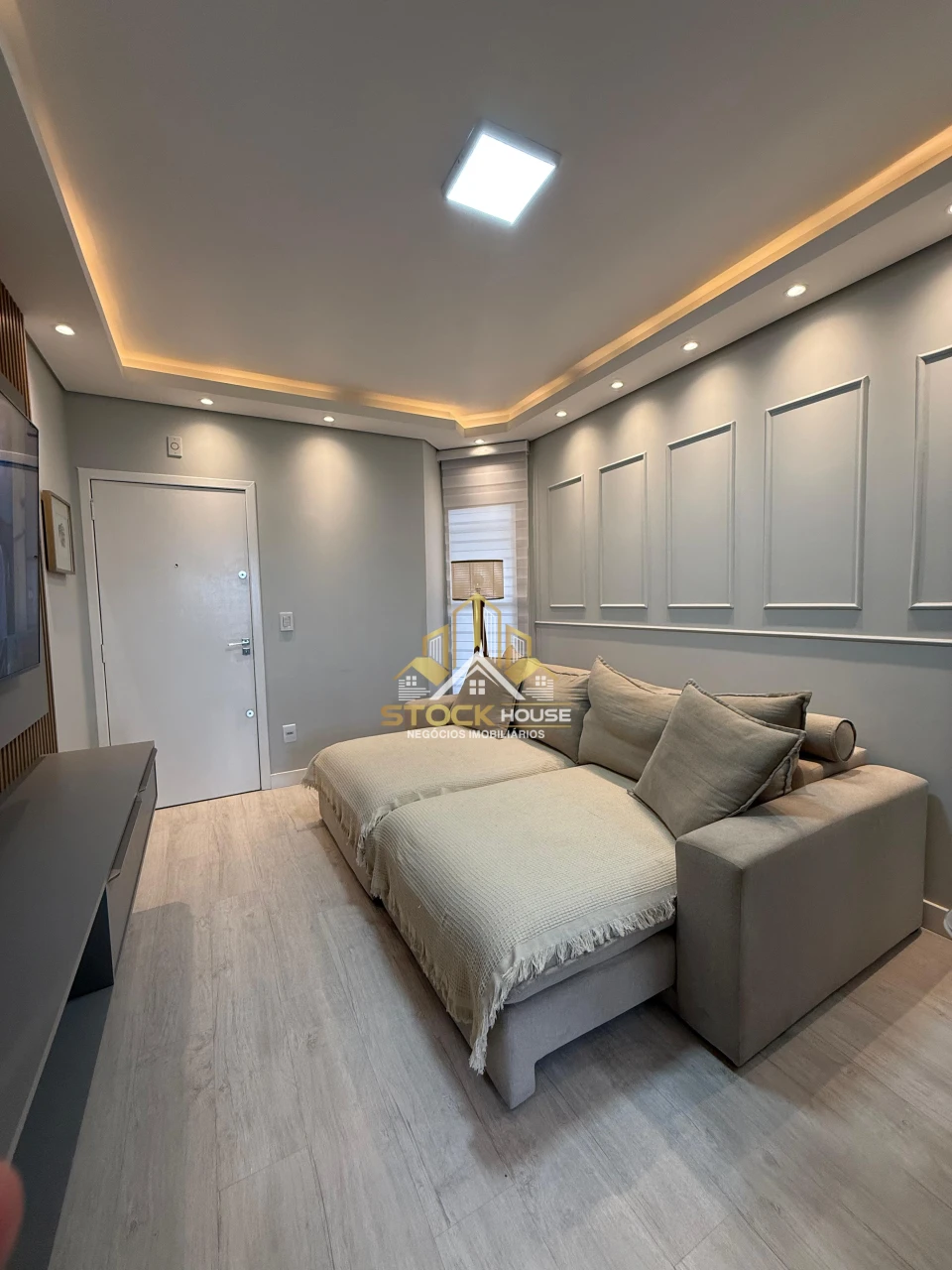 APARTAMENTO SEMI MOBILIADO, 2 QUARTOS, A VENDA EM JOINVILLE