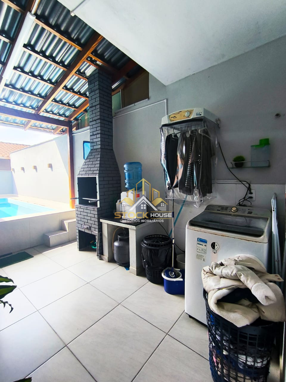 LINDO SOBRADO GEMINADO SEMI MOBILIADO 2 QUARTOS BAIRRO COMASA