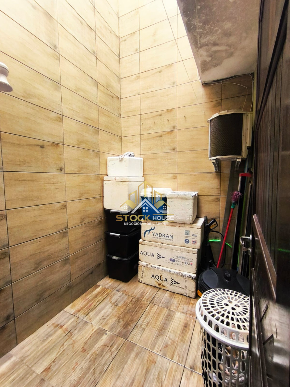 Imagens do imóveis SOBRADO GEMINADO SEMI MOBILIADO 3 QUARTOS BAIRRO AVENTUREIRO