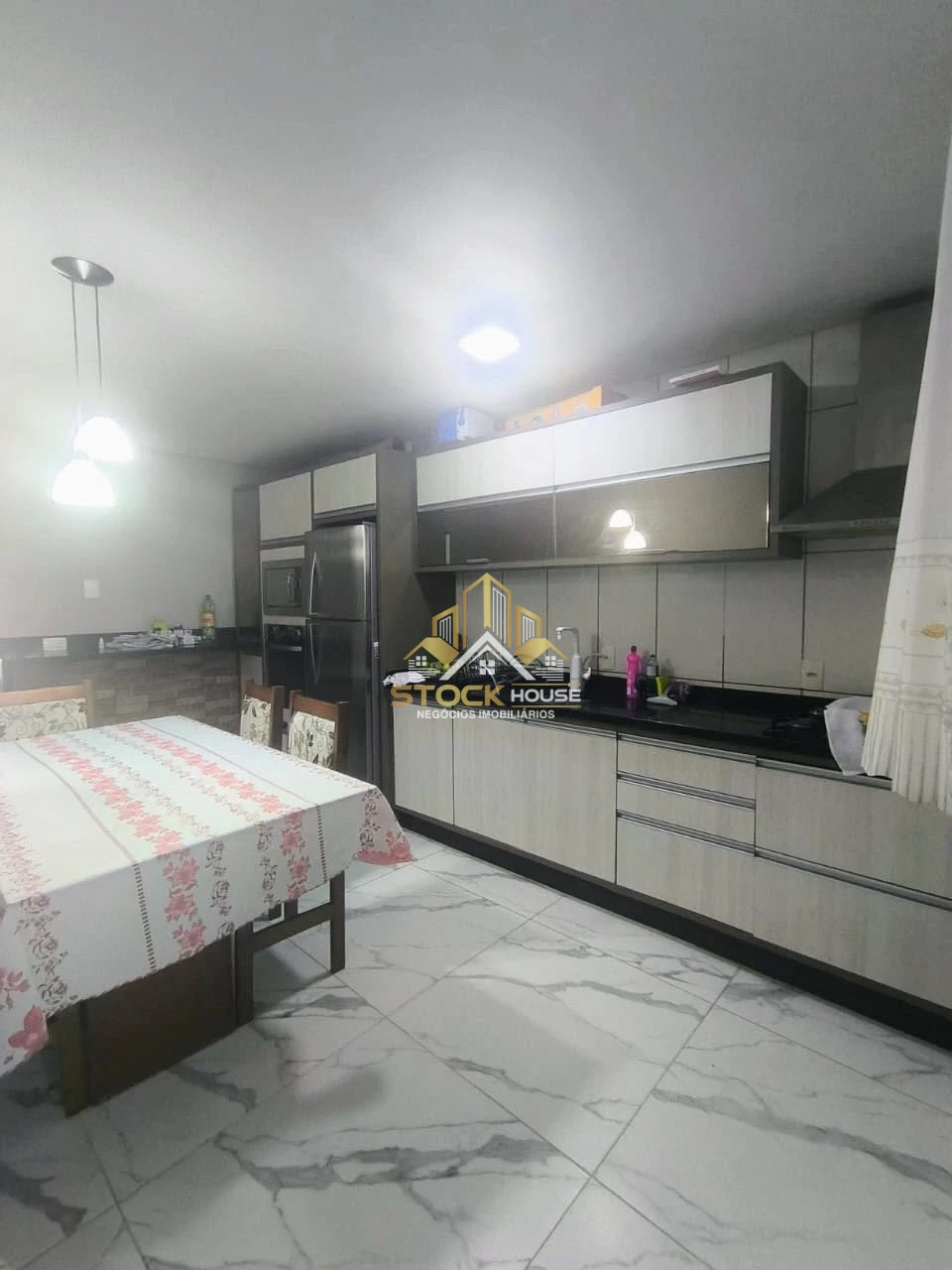 Imagens do imóveis SOBRADO GEMINADO À VENDA