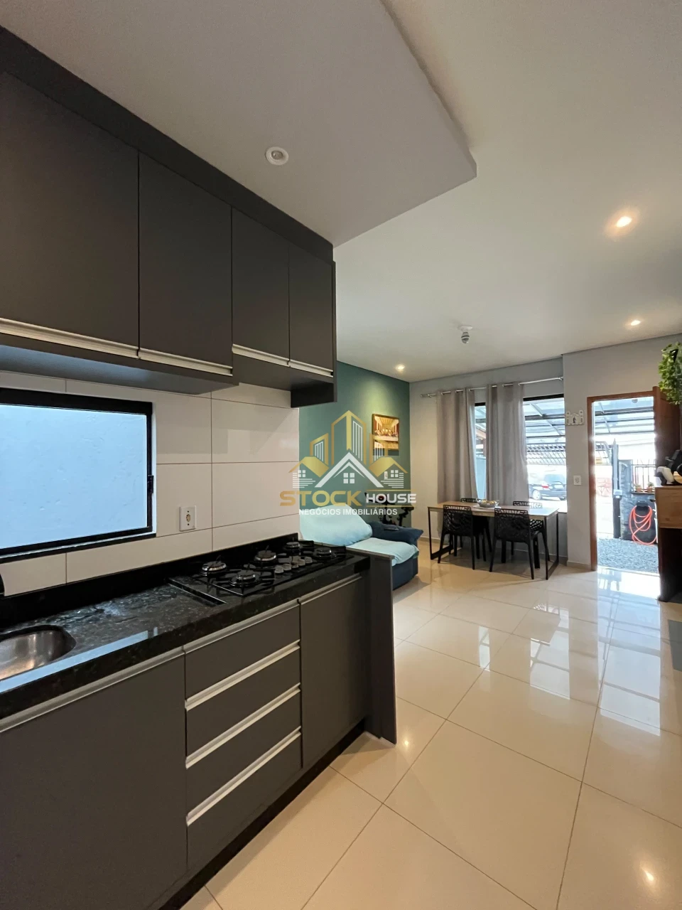 Imagens do imóveis CASA GEMINADA PLANTA BAIXA