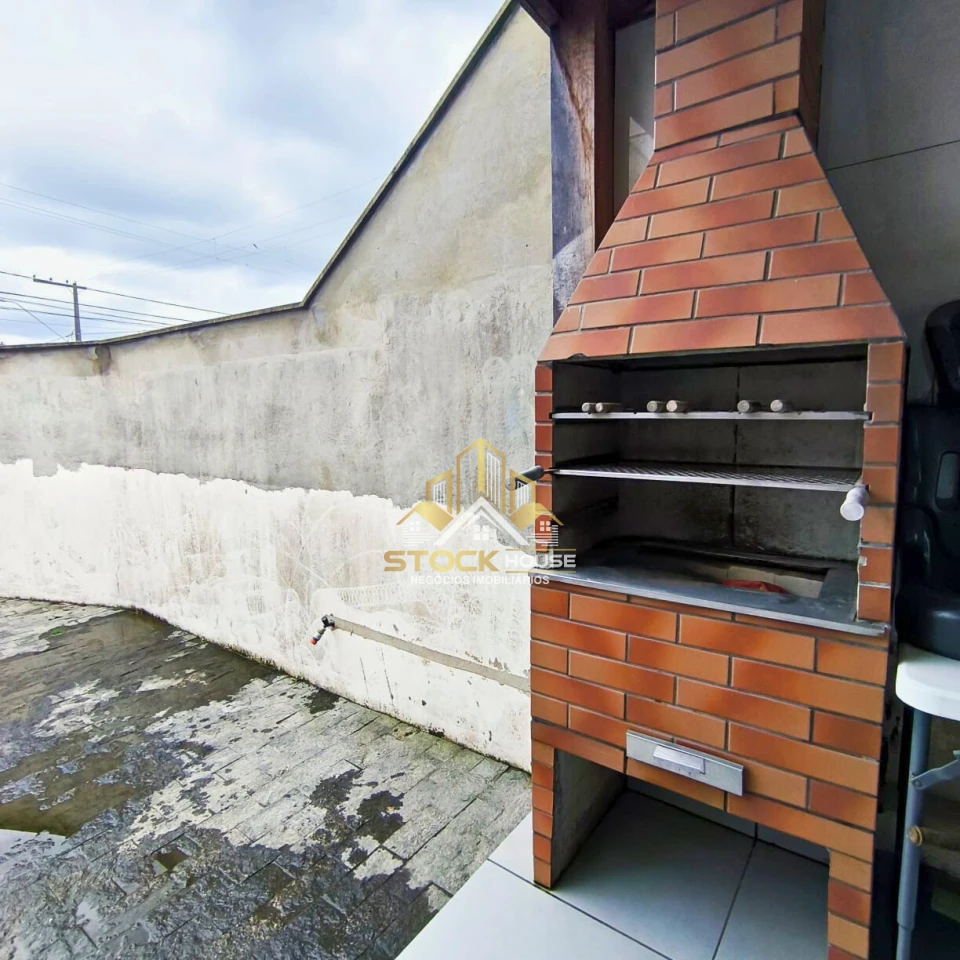 SOBRADO GEMINADO SEMI MOBILIADO, SUÍTE + 2 QUARTOS, A VENDA EM JOINVILLE