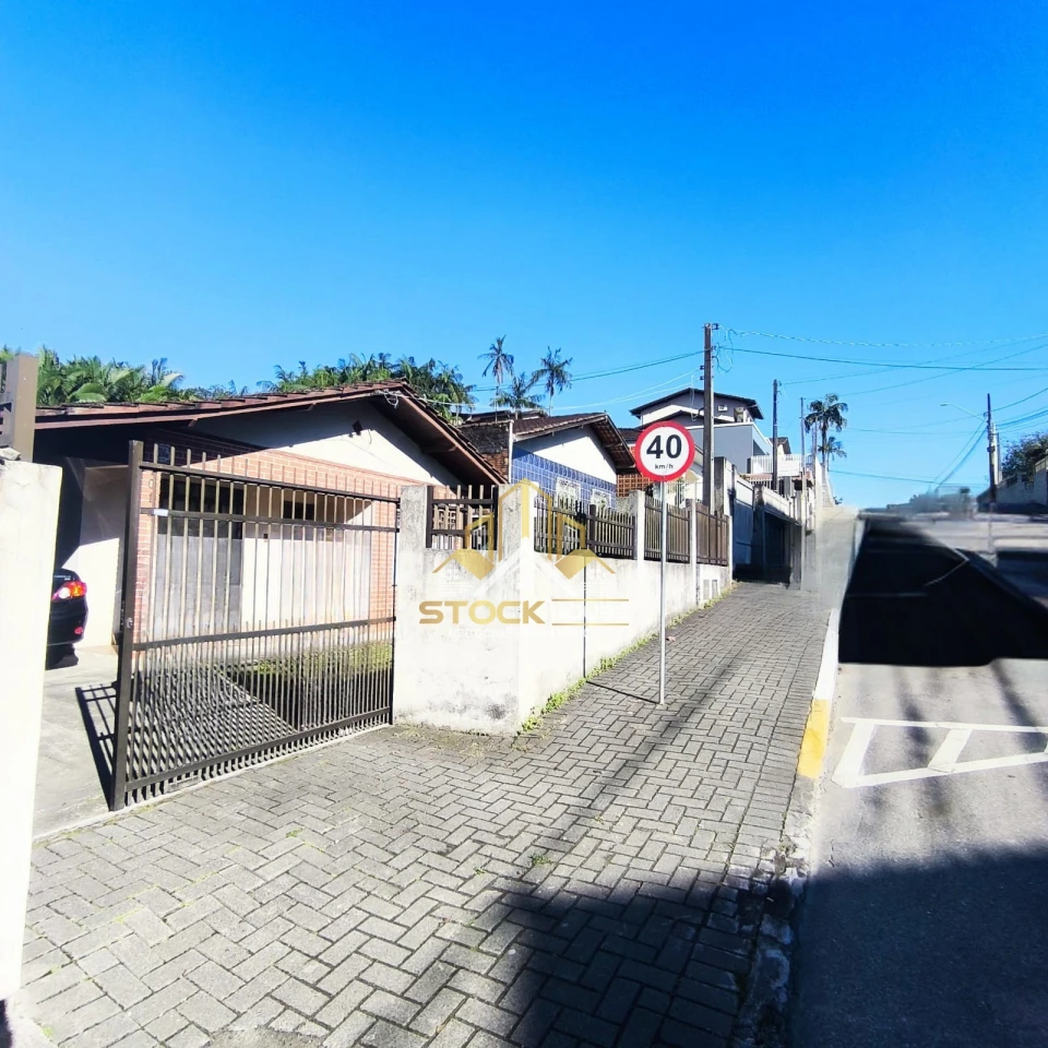 Imagens do imóveis CASA COM TERRENO 360m², PERFEITO PARA CONSTRUIR, BAIRRO IRIRIU