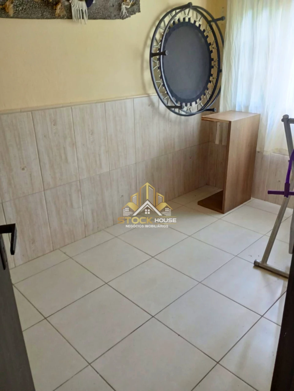 Imagens do imóveis CASA AVERBADA, 3 QUARTOS, SEMI MOBILIADA,  A VENDA EM JOINVILLE