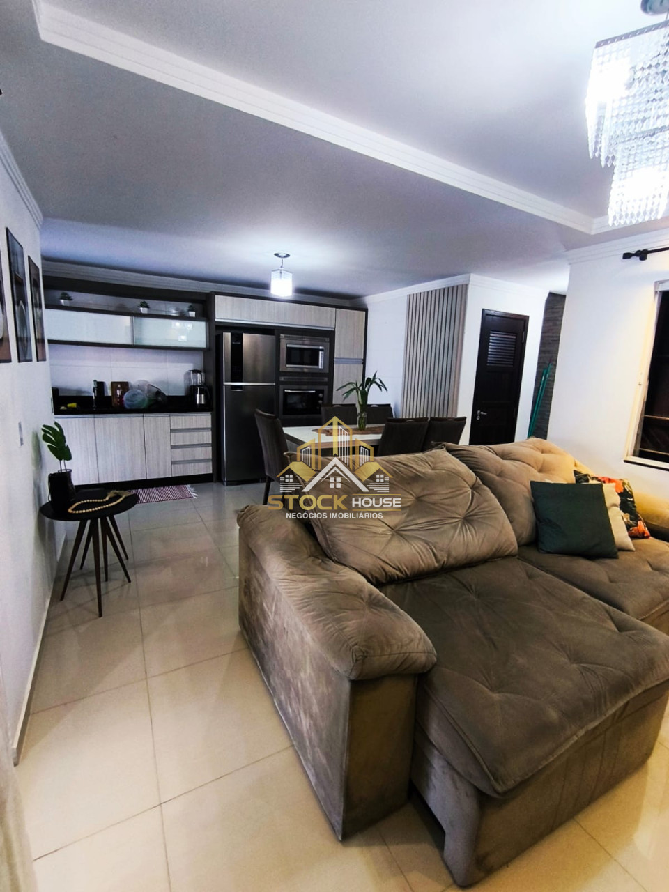 Imagens do imóveis SOBRADO GEMINADO SEMI MOBILIADO 3 QUARTOS BAIRRO AVENTUREIRO