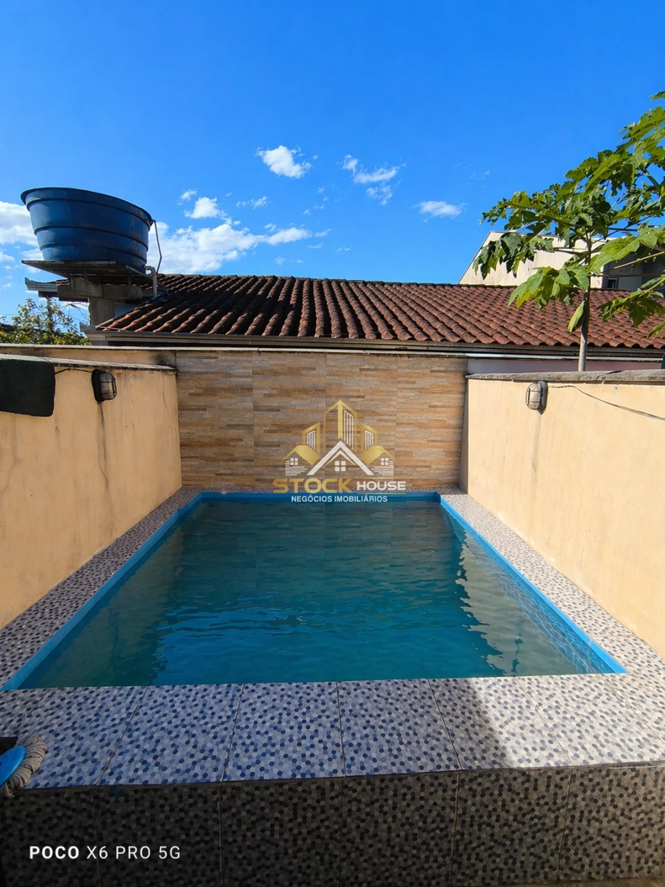 Imagens do imóveis Sobrado Geminado com piscina à venda