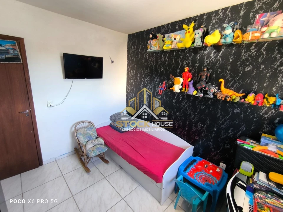 Imagens do imóveis Sobrado Geminado com piscina à venda