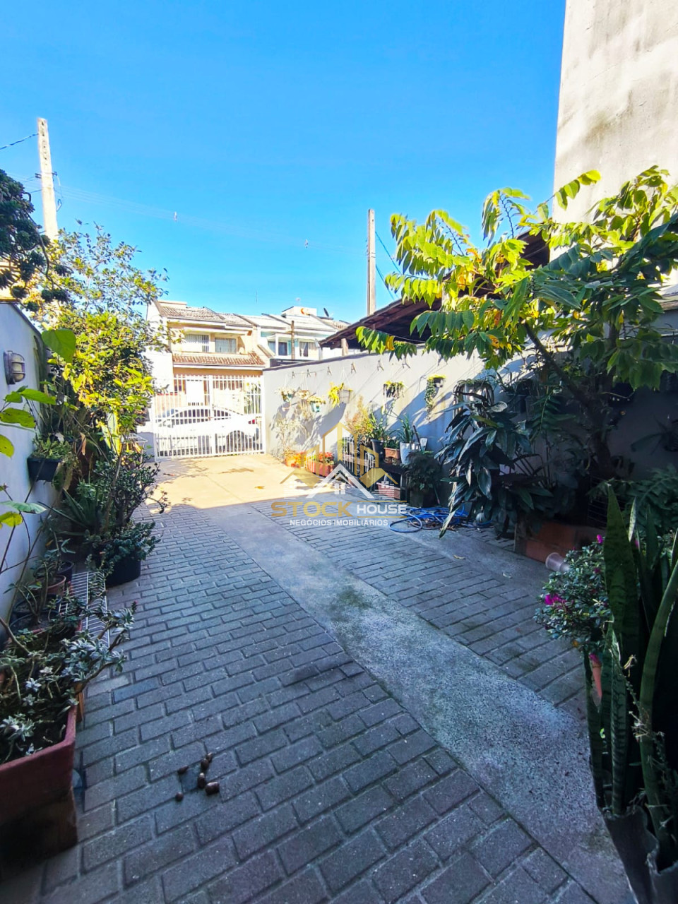 Imagens do imóveis OPORTUNIDADE CASA GEMINADA PLANTA BAIXA SEMI MOBILIADO BAIRRO ESPINHEIRO