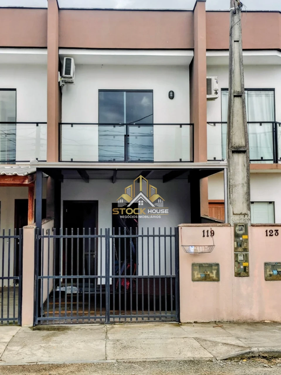 SOBRADO GEMINADO NO PARANAGUAMIRIM