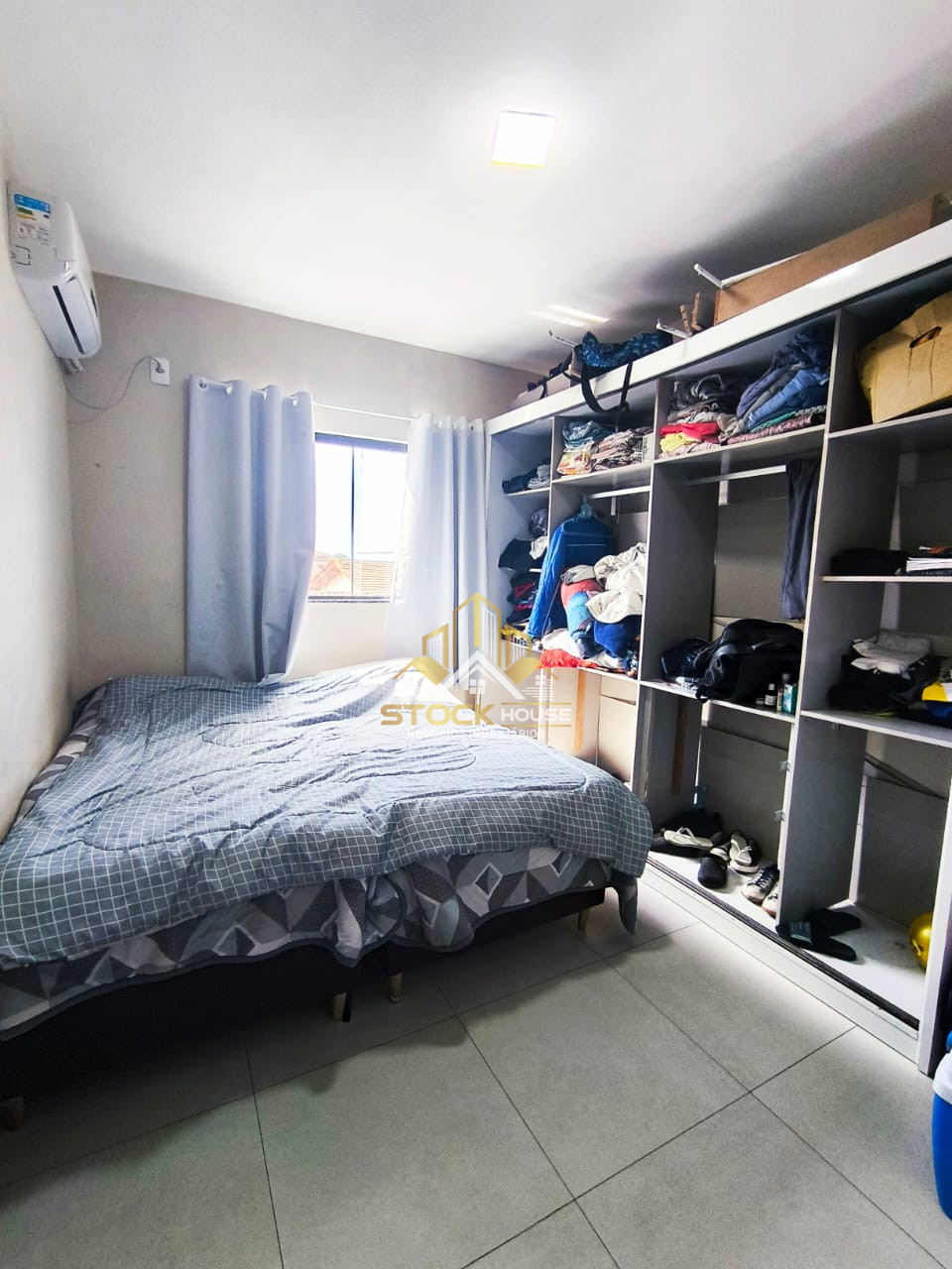 LINDO SOBRADO GEMINADO SEMI MOBILIADO 2 QUARTOS BAIRRO COMASA