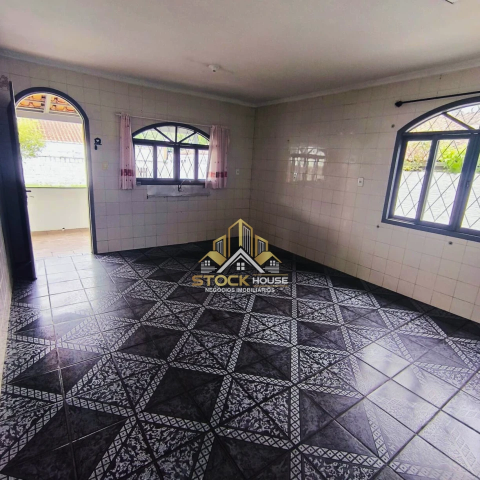 Imagens do imóveis CASA AVERBADA, SUÍTE + 2 QUARTOS, A VENDA EM JOINVILLE