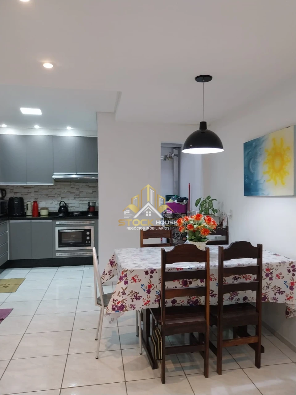 Sobrado Geminado semi mobiliado À Venda Guanabara Joinville