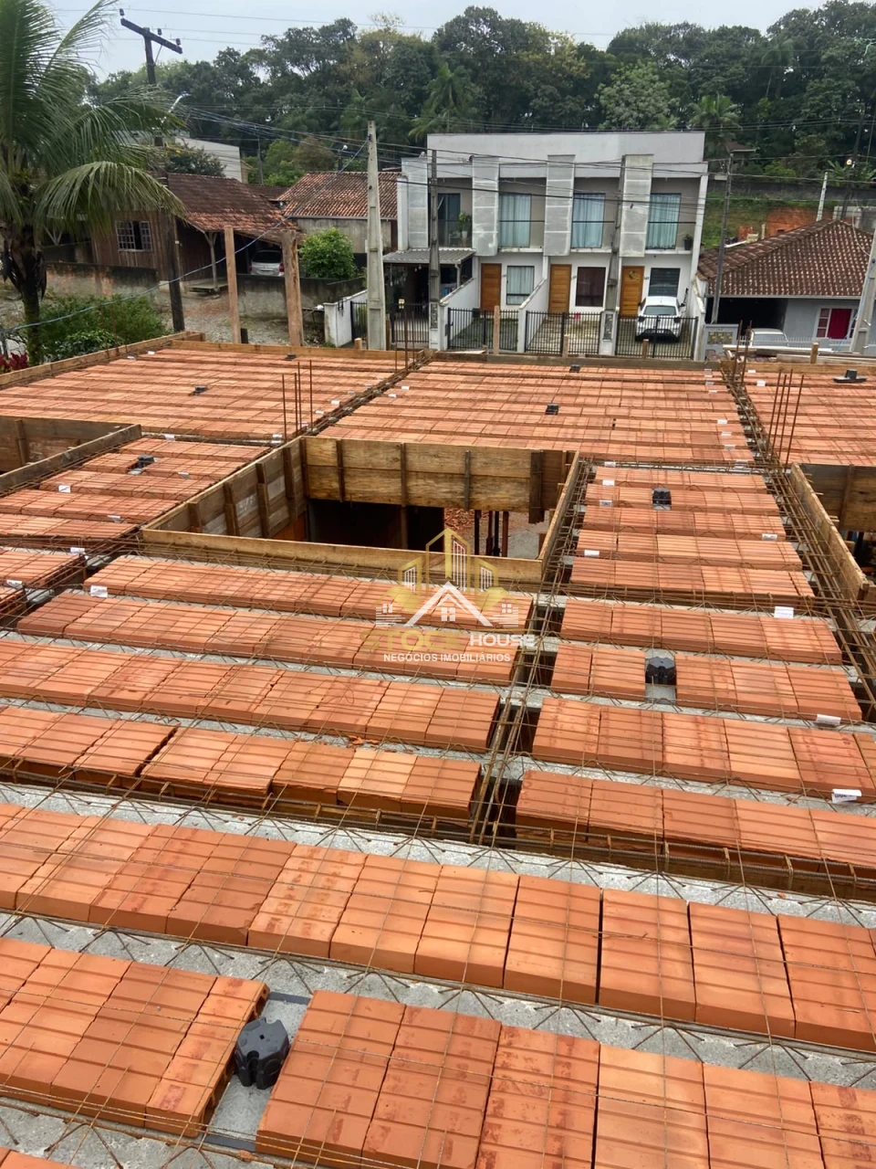 LANÇAMENTO SOBRADO GEMINADO À VENDA