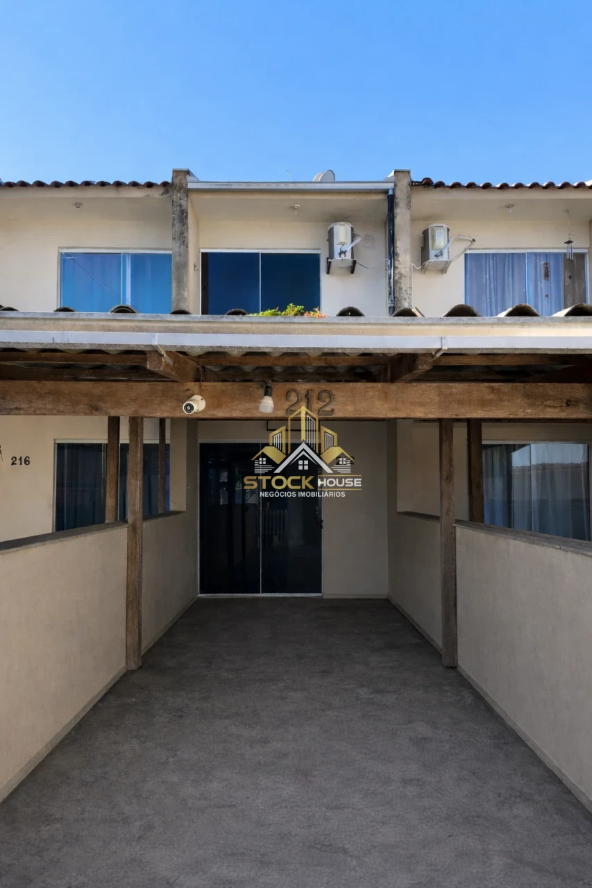 Imagens do imóveis Sobrado Geminado com piscina à venda