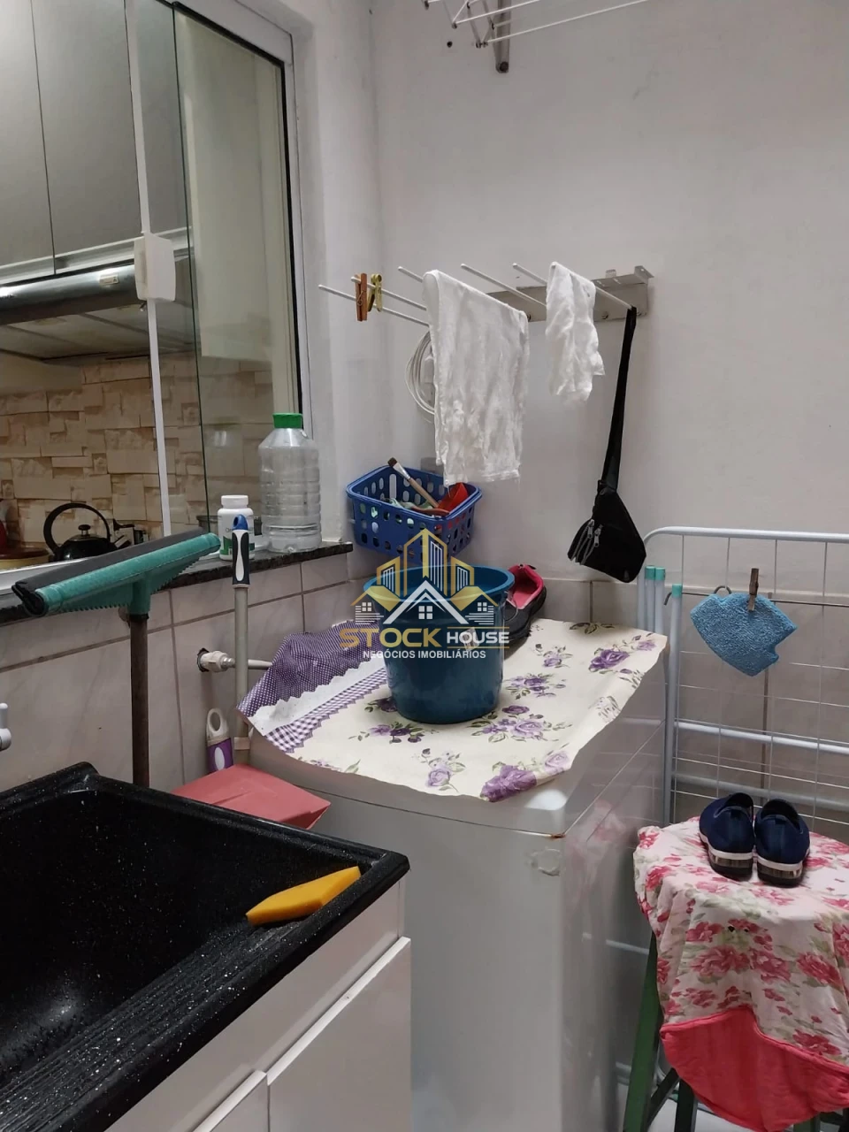 Sobrado Geminado semi mobiliado À Venda Guanabara Joinville