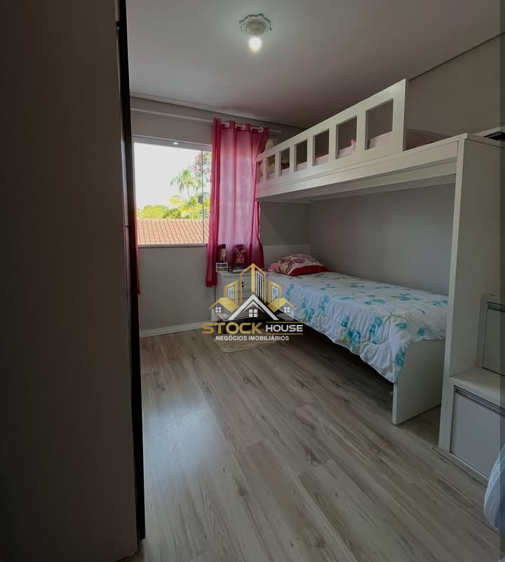 SOBRADO GEMINADO MOBILIADO 2 QUARTOS BAIRRO ESPINHEIROS