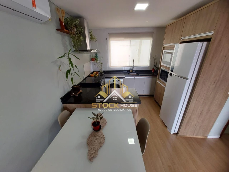 Imagens do imóveis SOBRADO GEMINADO SEMI MOBILIADO 2 QUARTOS CENTRO DE ARAQUARI
