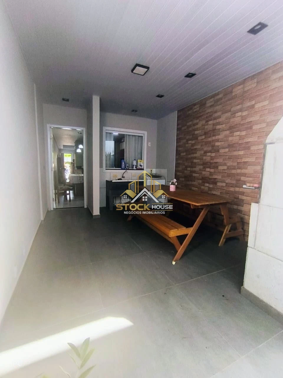 Imagens do imóveis SOBRADO GEMINADO À VENDA