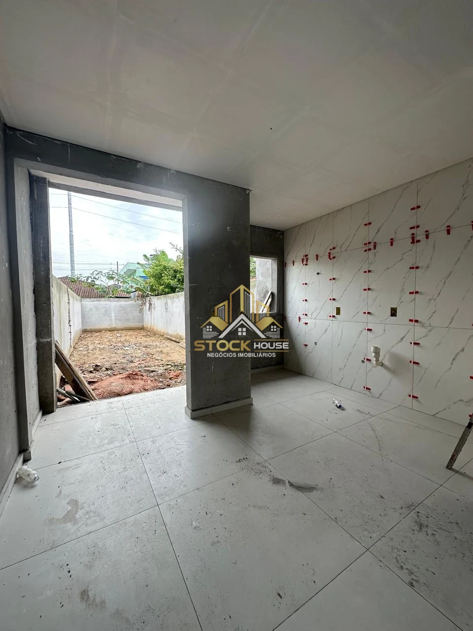 SOBRADO GEMINADO NOVO COM 2 SUÍTES
