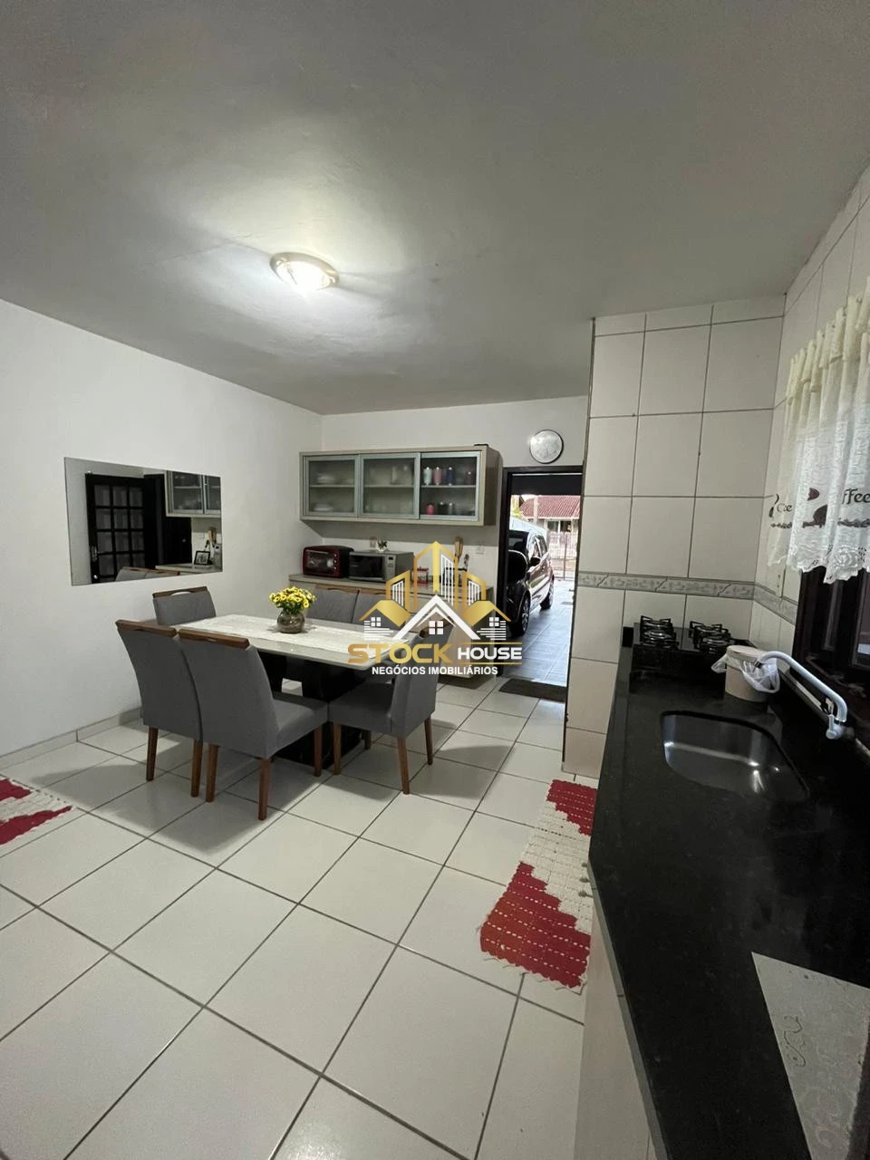 CASA SEMI MOBILIADA, 3 QUARTOS, A VENDA EM JOINVILLE