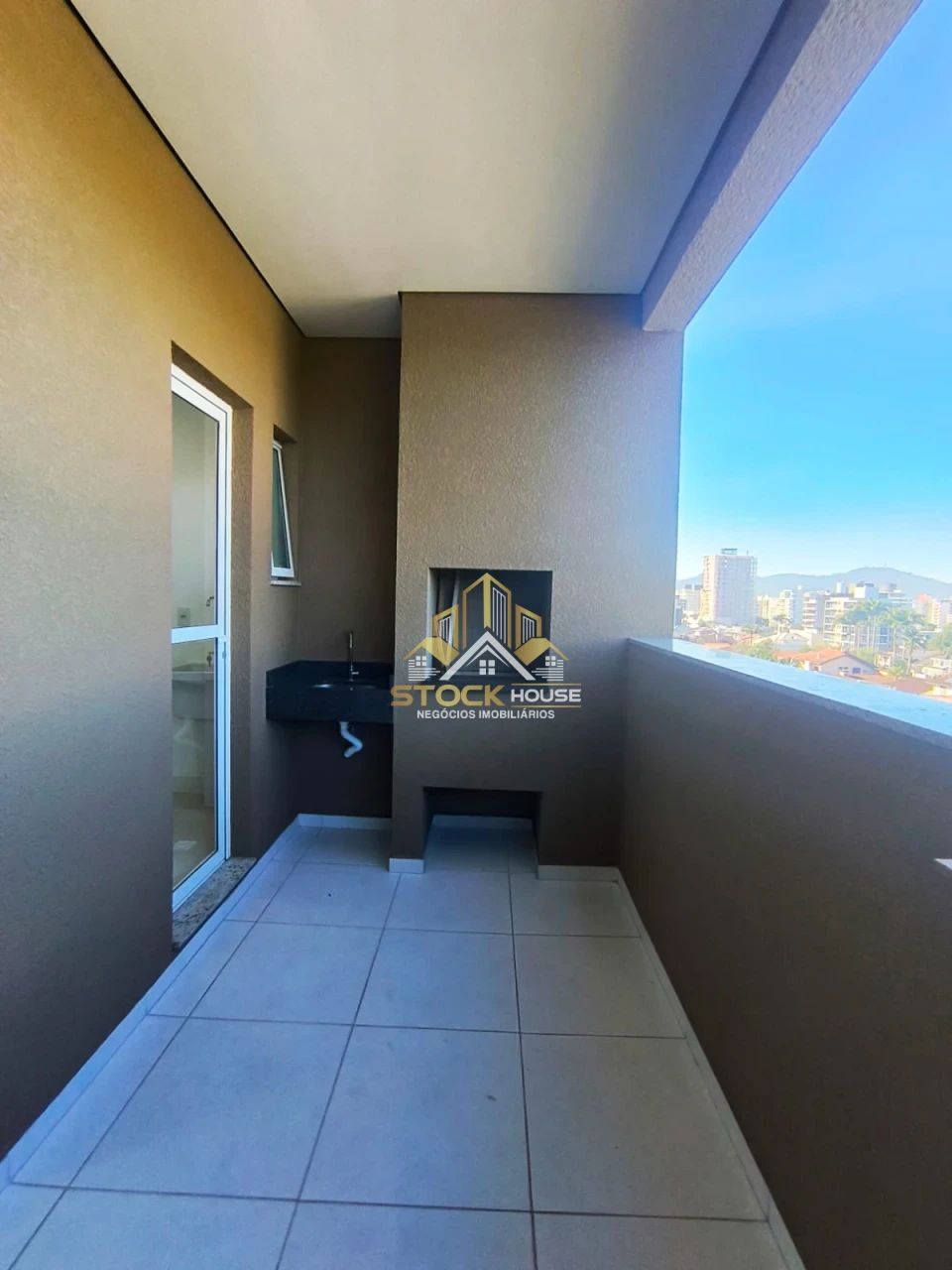 APARTAMENTO NA ZONA NORTE