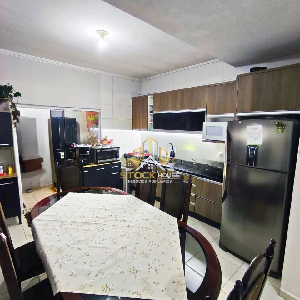 SOBRADO GEMINADO SEMI MOBILIADO, 2 QUARTOS, A VENDA EM JOINVILLE