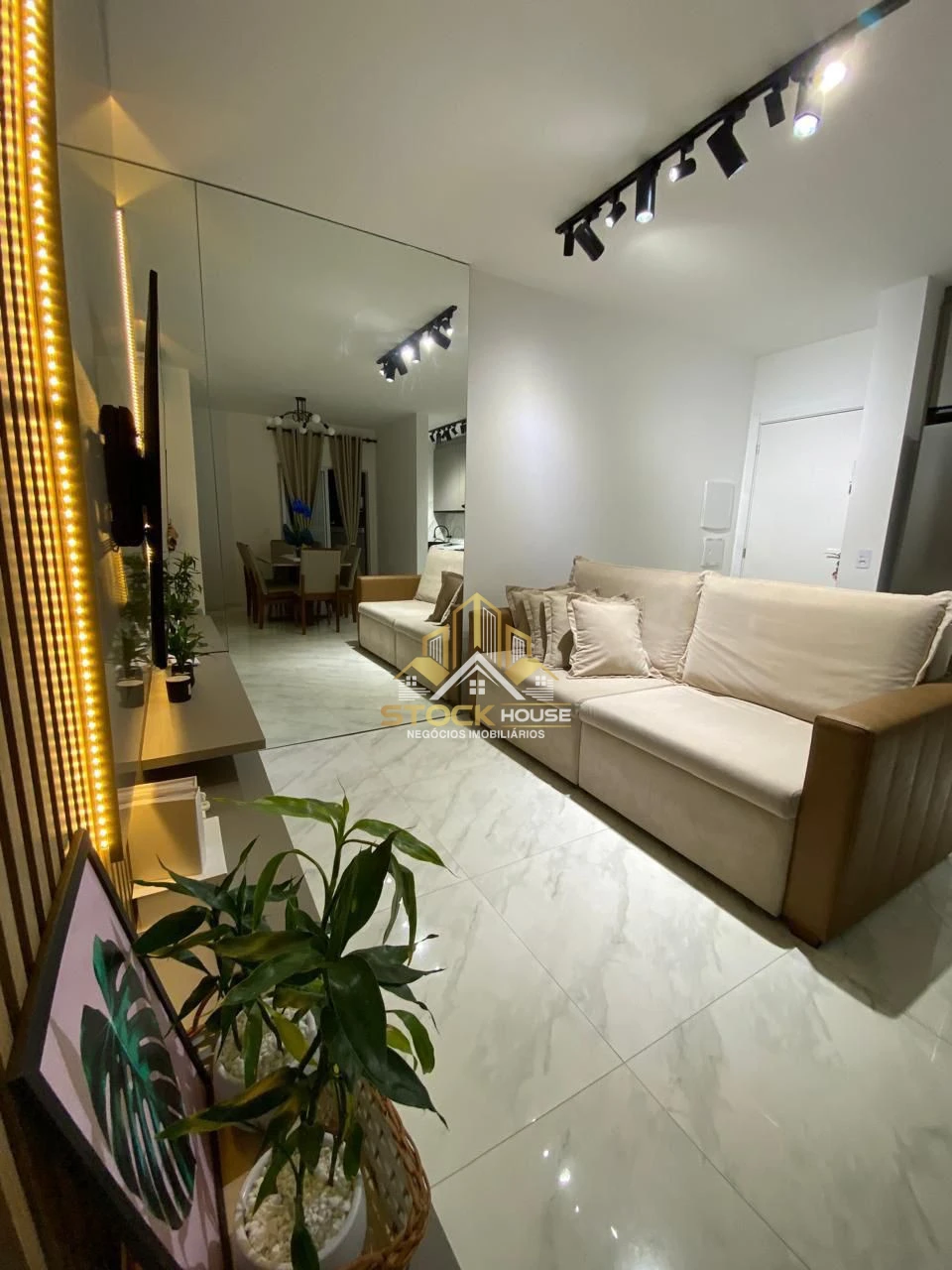 Imagens do imóveis APARTAMENTO SEMI MOBILIADO, 2 QUARTOS, A VENDA EM JOINVILLE