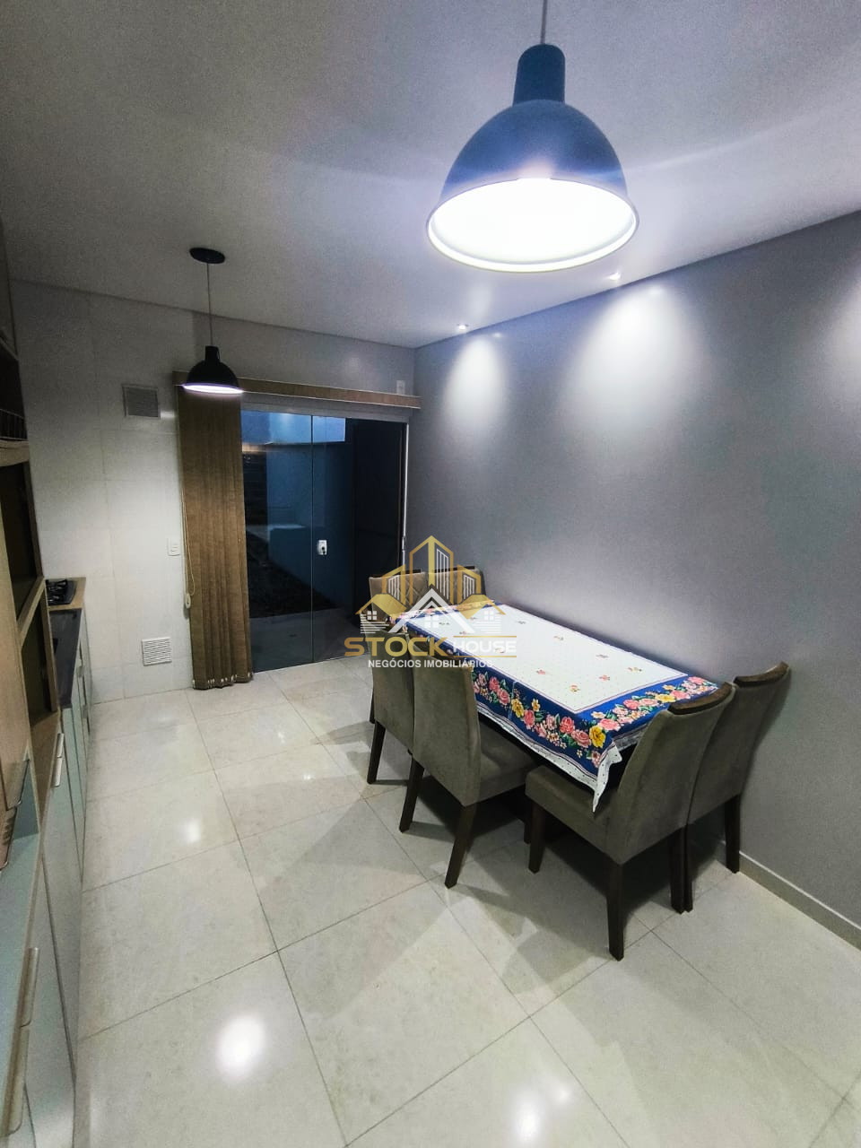 Imagens do imóveis SOBRADO GEMINADO SEMI MOBILIADO 2 QUARTOS BAIRRO BOEHMERWALD