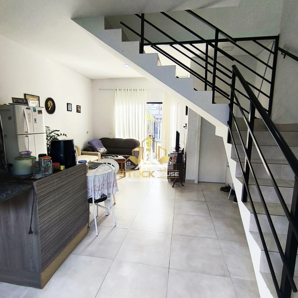 SOBRADO GEMINADO SUÍTE + 1 QUARTO A VENDA EM JOINVILLE
