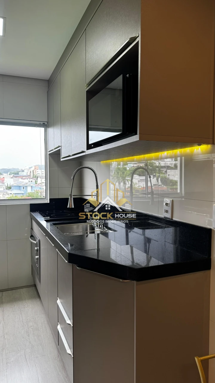 APARTAMENTO SEMI MOBILIADO, 2 QUARTOS, A VENDA EM JOINVILLE