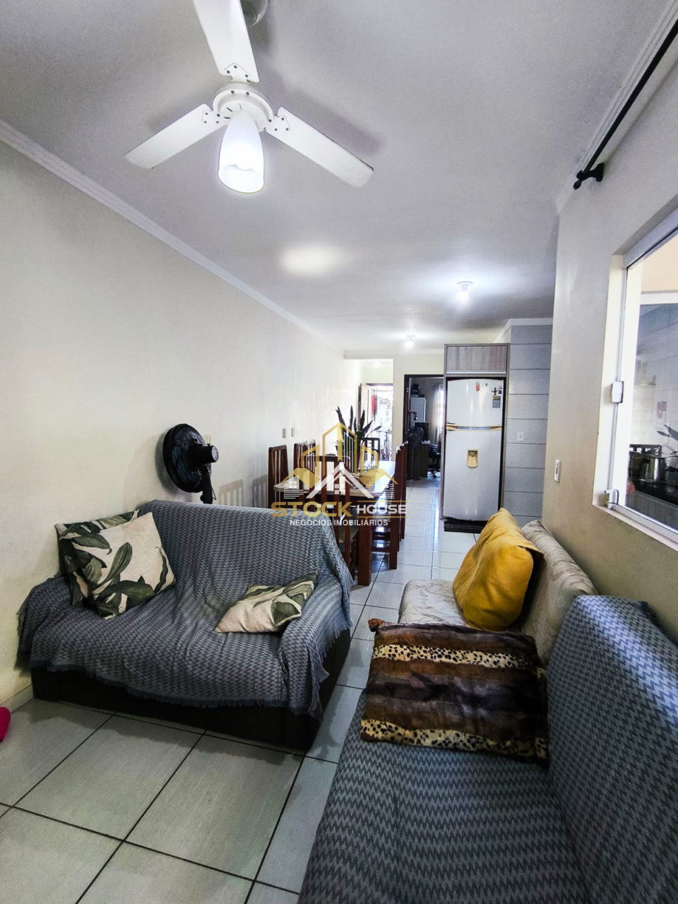 Imagens do imóveis OPORTUNIDADE CASA GEMINADA PLANTA BAIXA SEMI MOBILIADO BAIRRO ESPINHEIRO