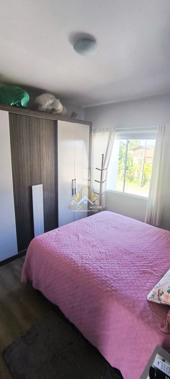 Sobrado Geminado com piscina à venda