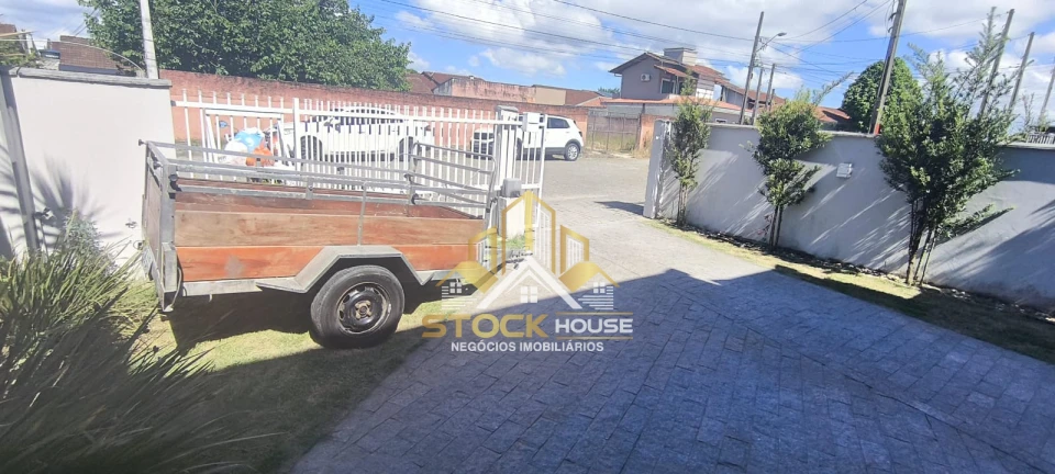 Sobrado Geminado com piscina à venda