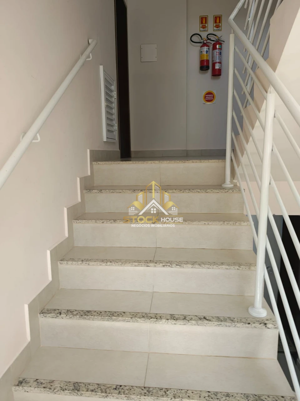 APARTAMENTO COM 3 QUARTOS À VENDA