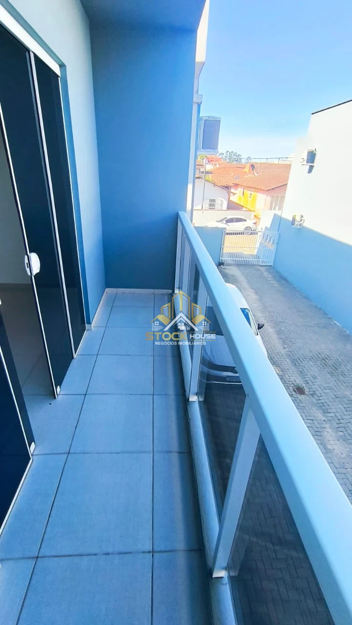 SOBRADO GEMINADO NA PRAIA