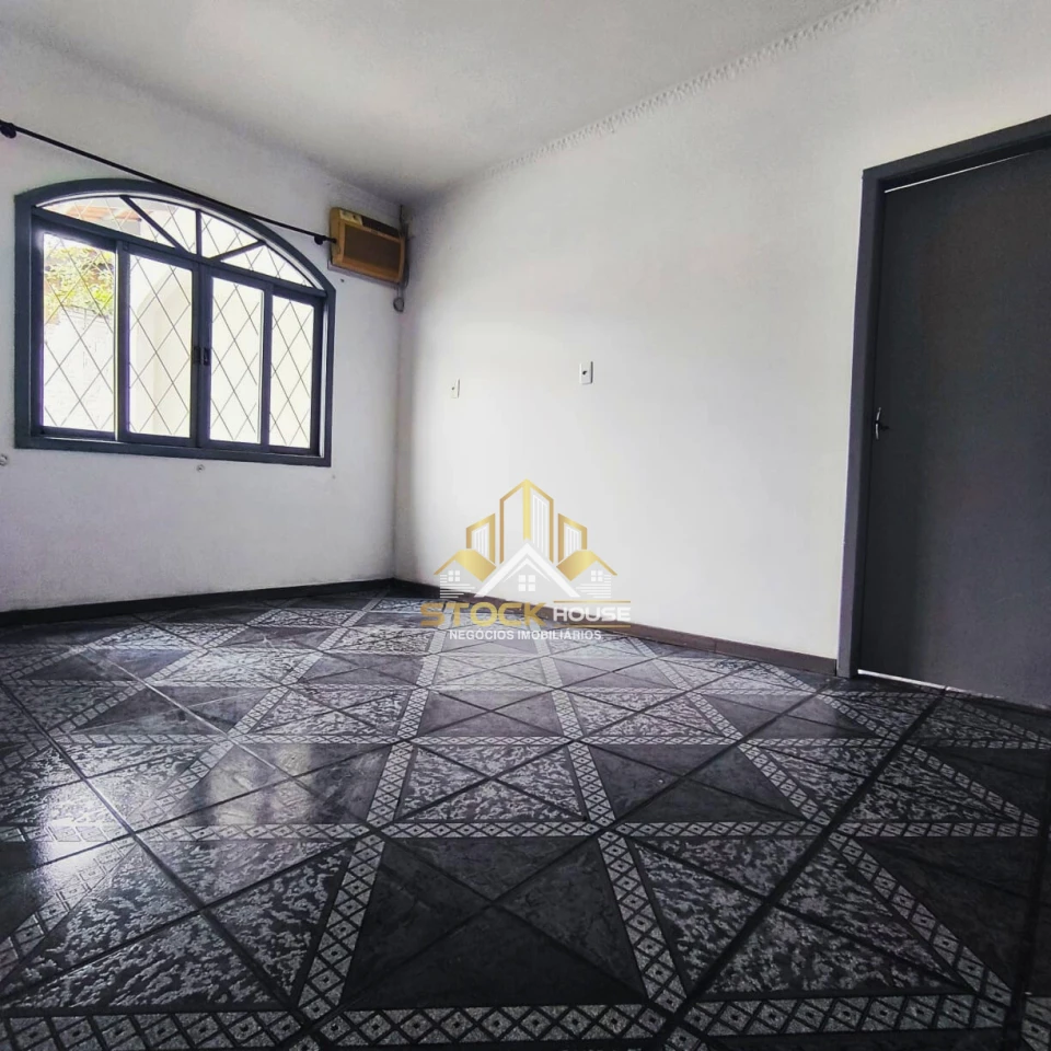 Imagens do imóveis CASA AVERBADA, SUÍTE + 2 QUARTOS, A VENDA EM JOINVILLE