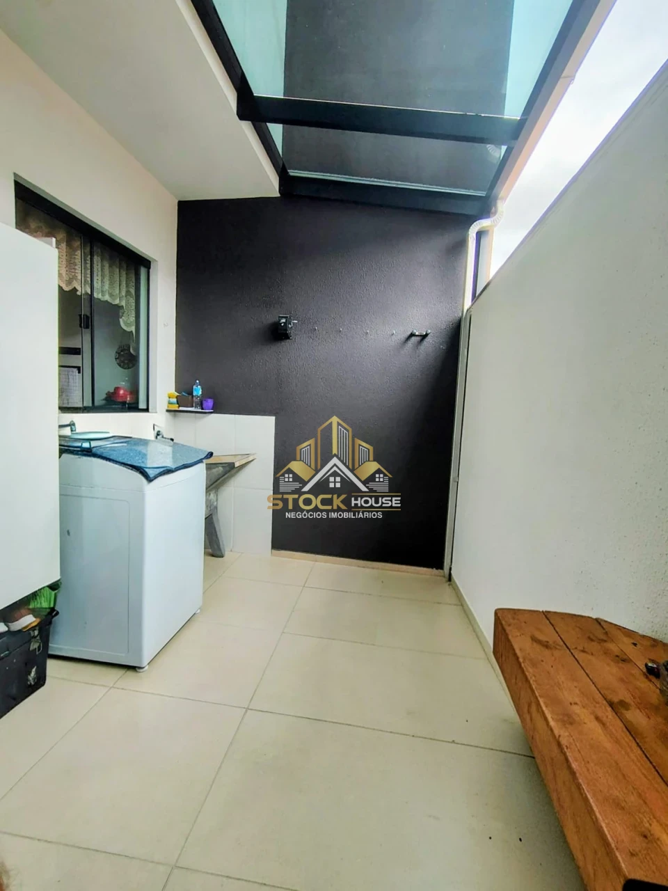 Imagens do imóveis SOBRADO GEMINADO NO PARANAGUAMIRIM