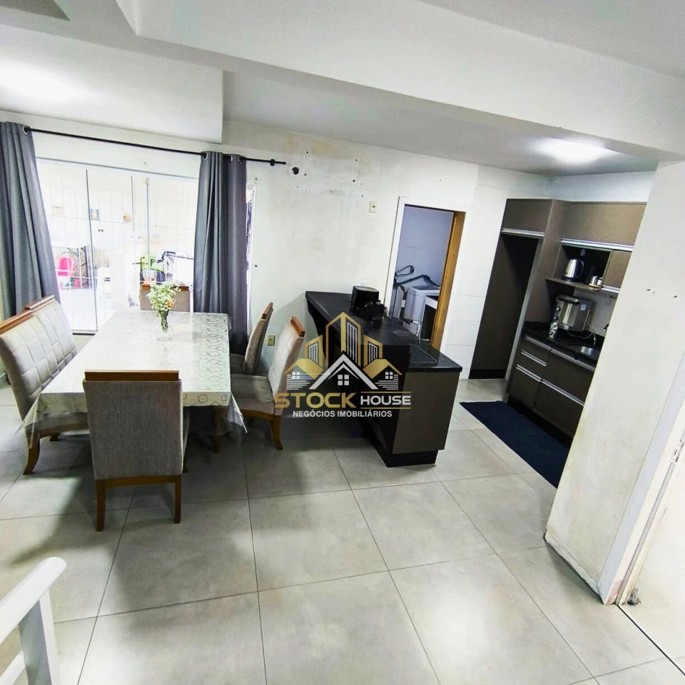 SOBRADO GEMINADO SEMI MOBILIADO, SUÍTE + 2 QUARTOS, A VENDA EM JOINVILLE