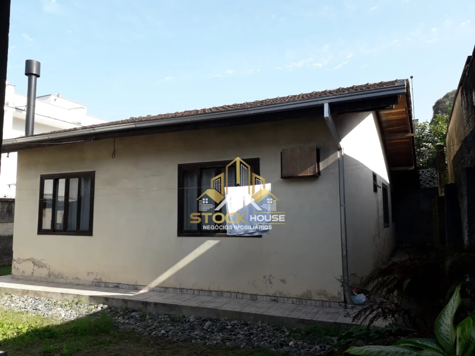 Imagens do imóveis CASA COM TERRENO 360m², PERFEITO PARA CONSTRUIR, BAIRRO IRIRIU