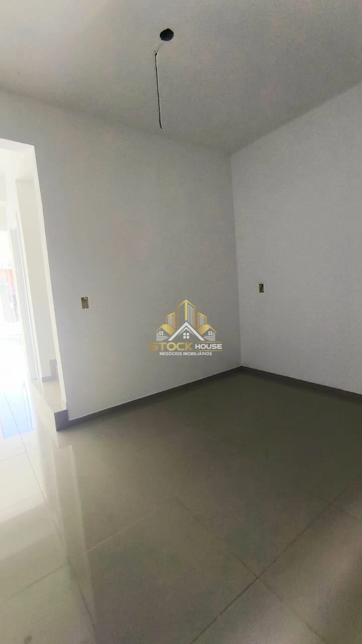 Sobrado geminado na praia