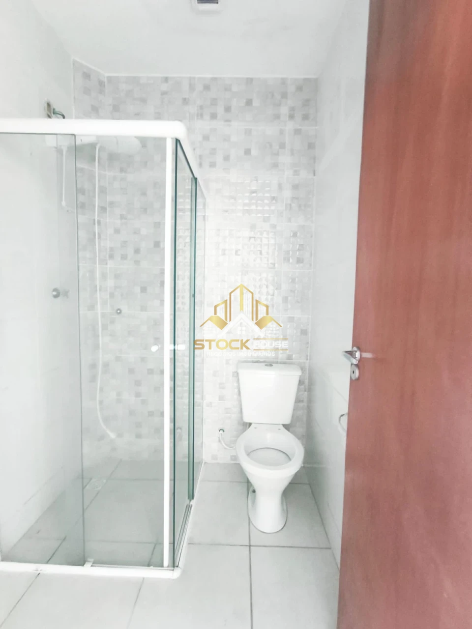 SOBRADO GEMINADO 2 SUITES