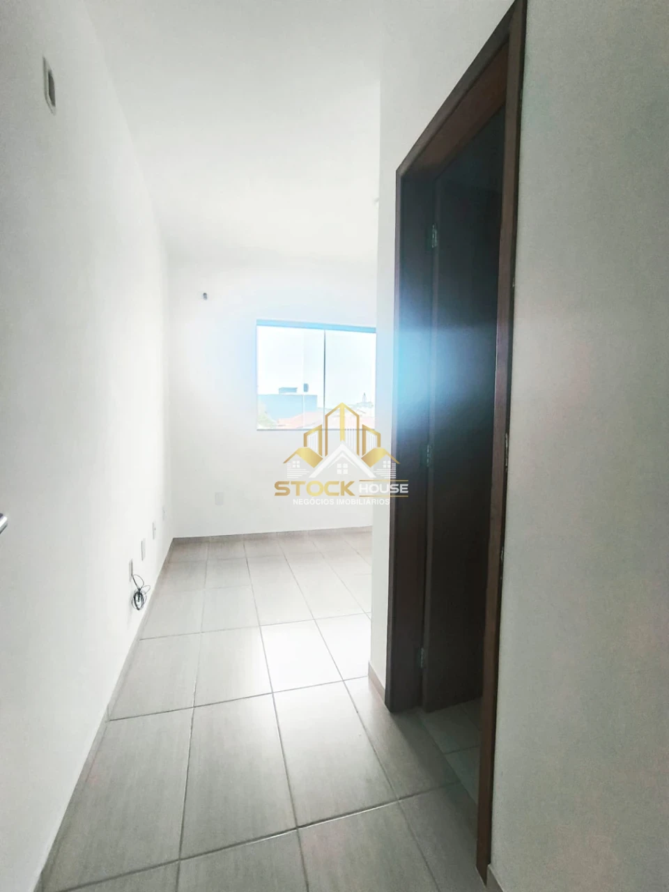 SOBRADO GEMINADO 2 SUITES