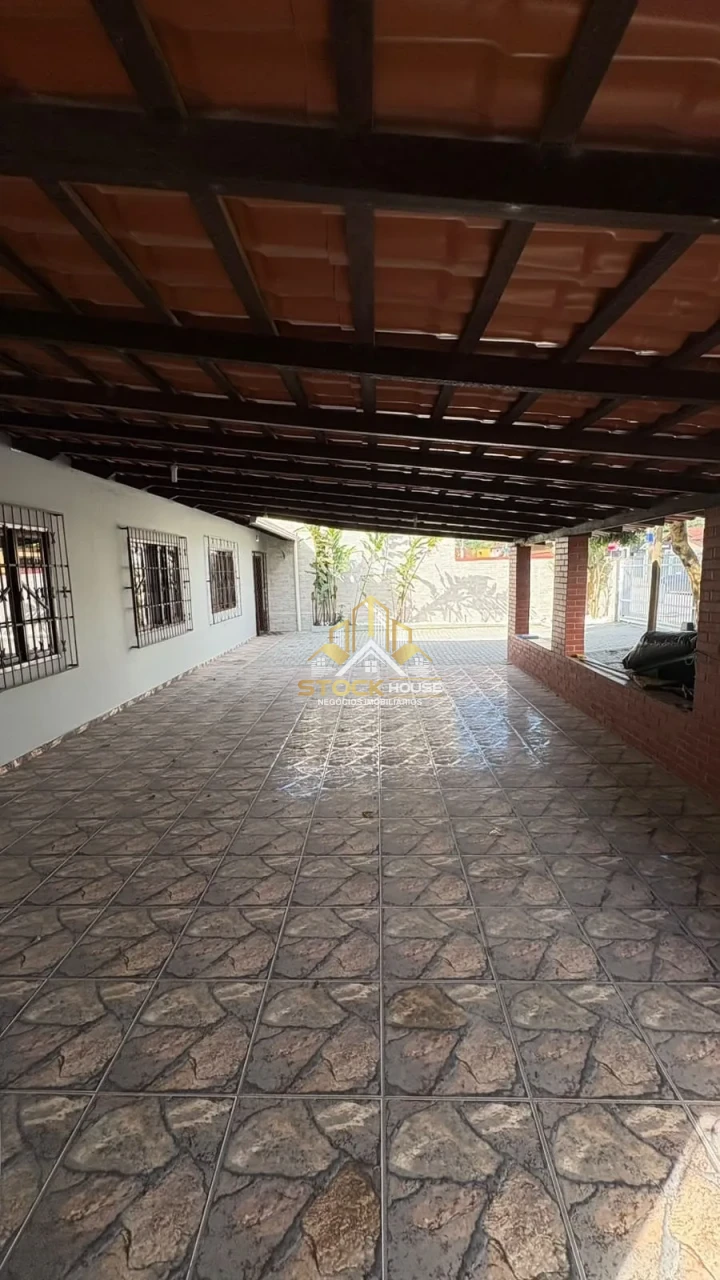 CASA ESCRITURADA DE ESQUINA
