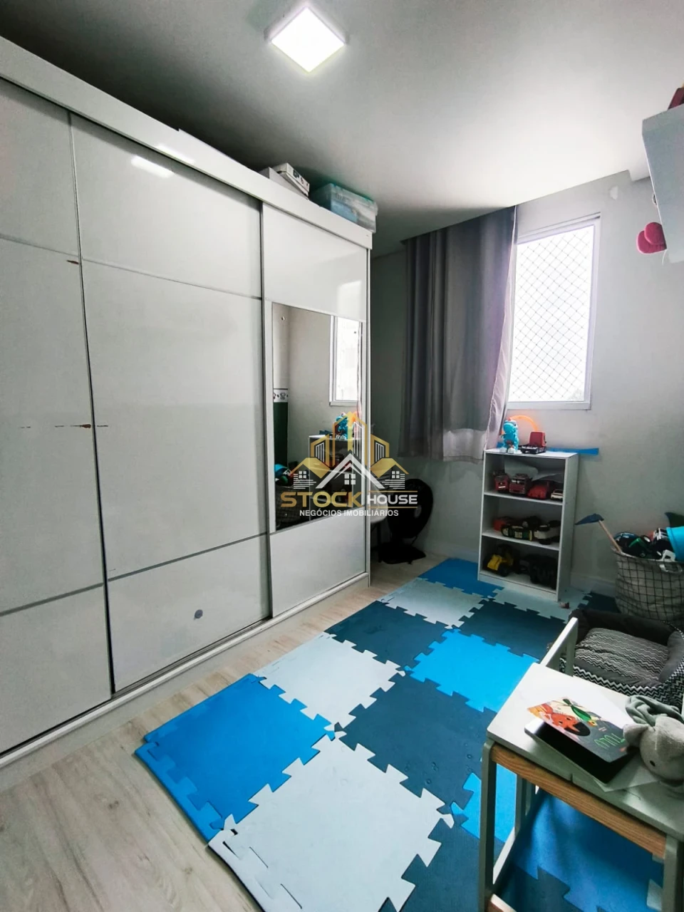 Imagens do imóveis APARTAMENTO SEMI MOBILIADO
