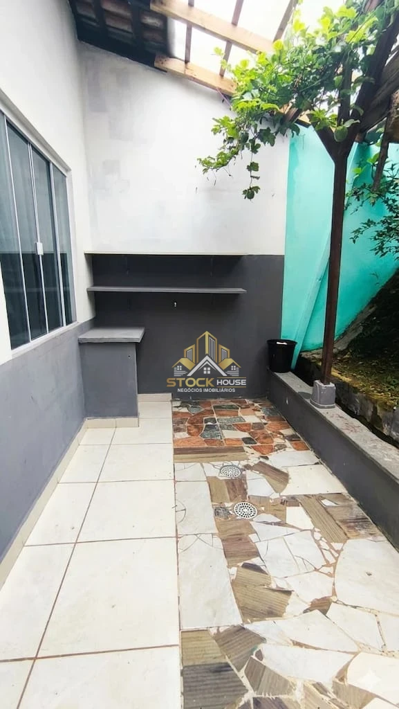 CASA GEMINADA EM ARAQUARI