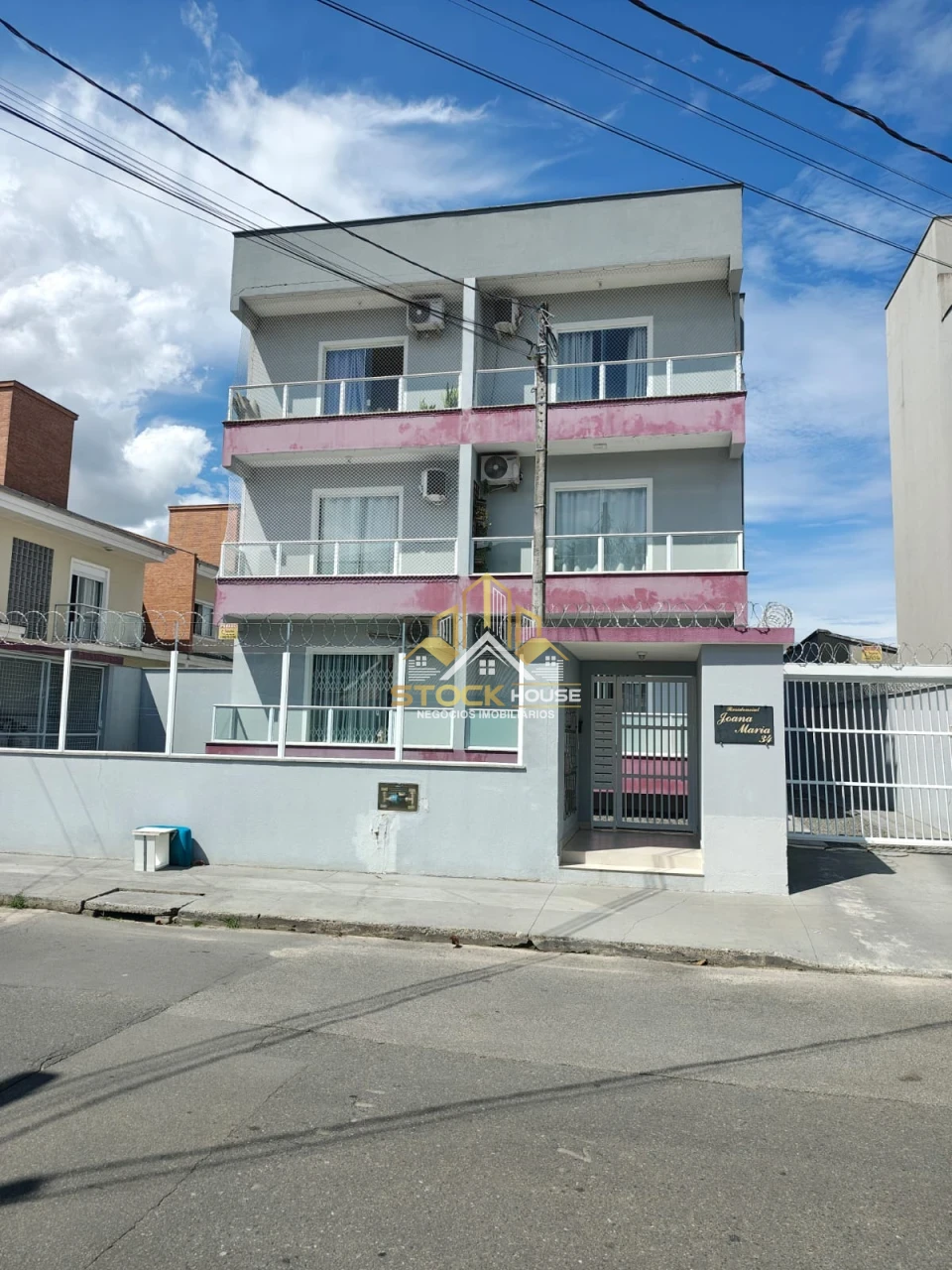 APARTAMENTO COM 3 QUARTOS À VENDA